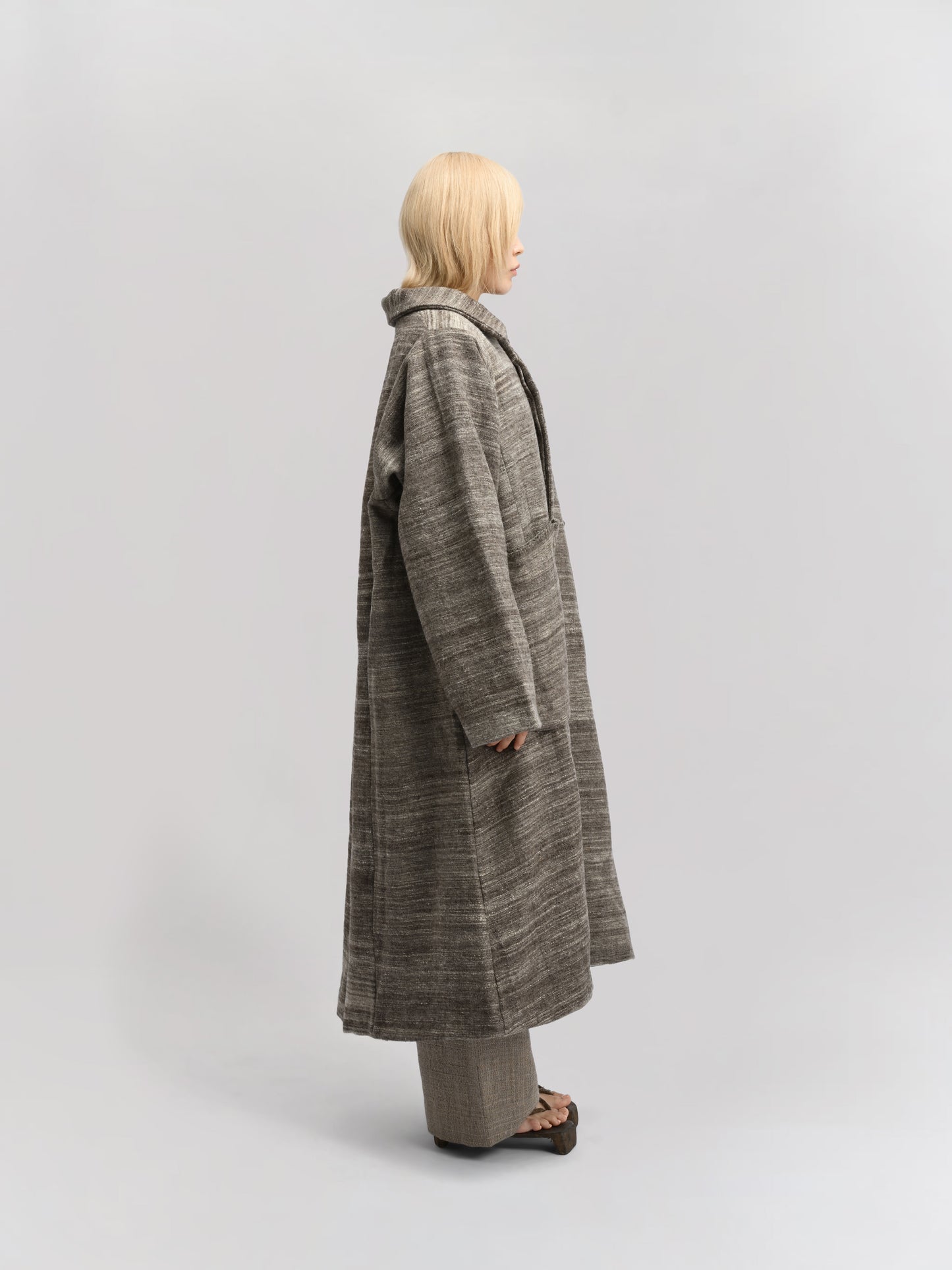 Farmer Coat – Handwoven Yak Wool – Soft Grey