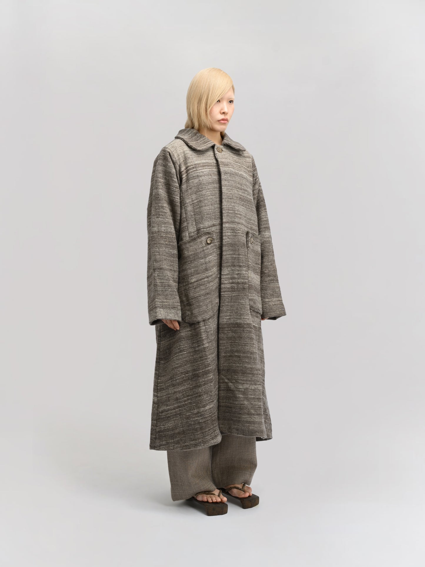 Farmer Coat – Handwoven Yak Wool – Soft Grey