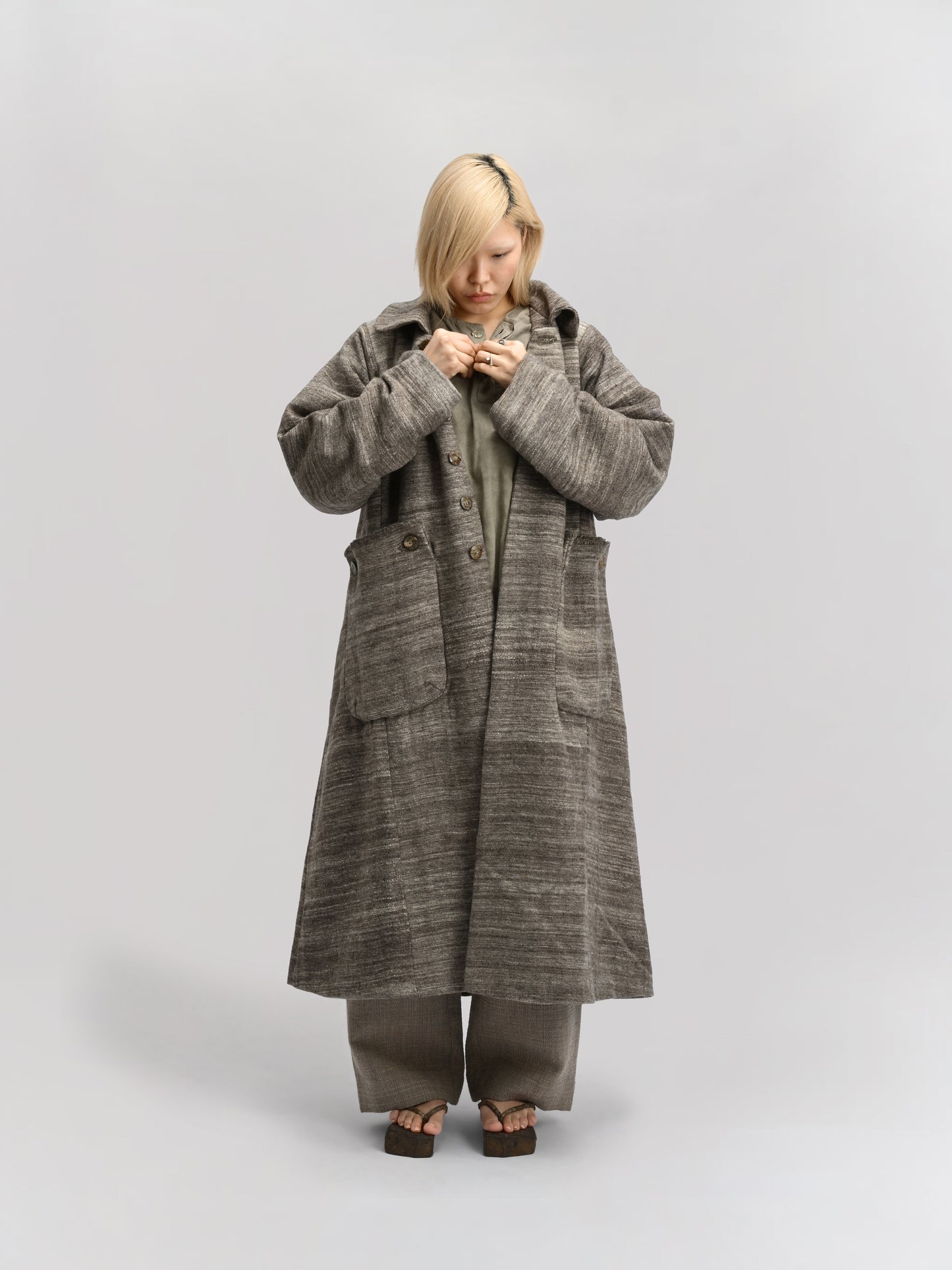 Farmer Coat – Handwoven Yak Wool – Soft Grey