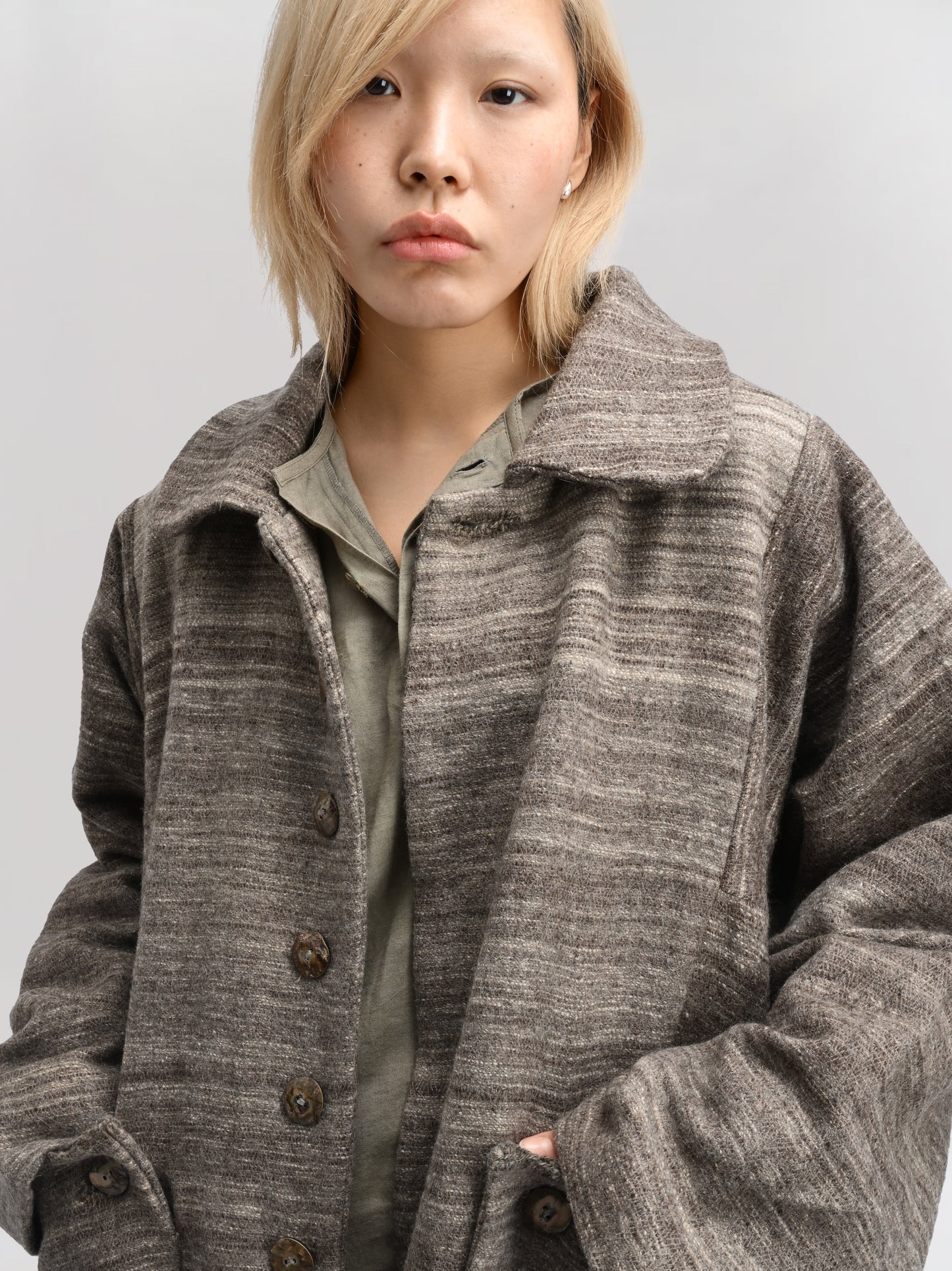 Farmer Coat – Handwoven Yak Wool – Soft Grey