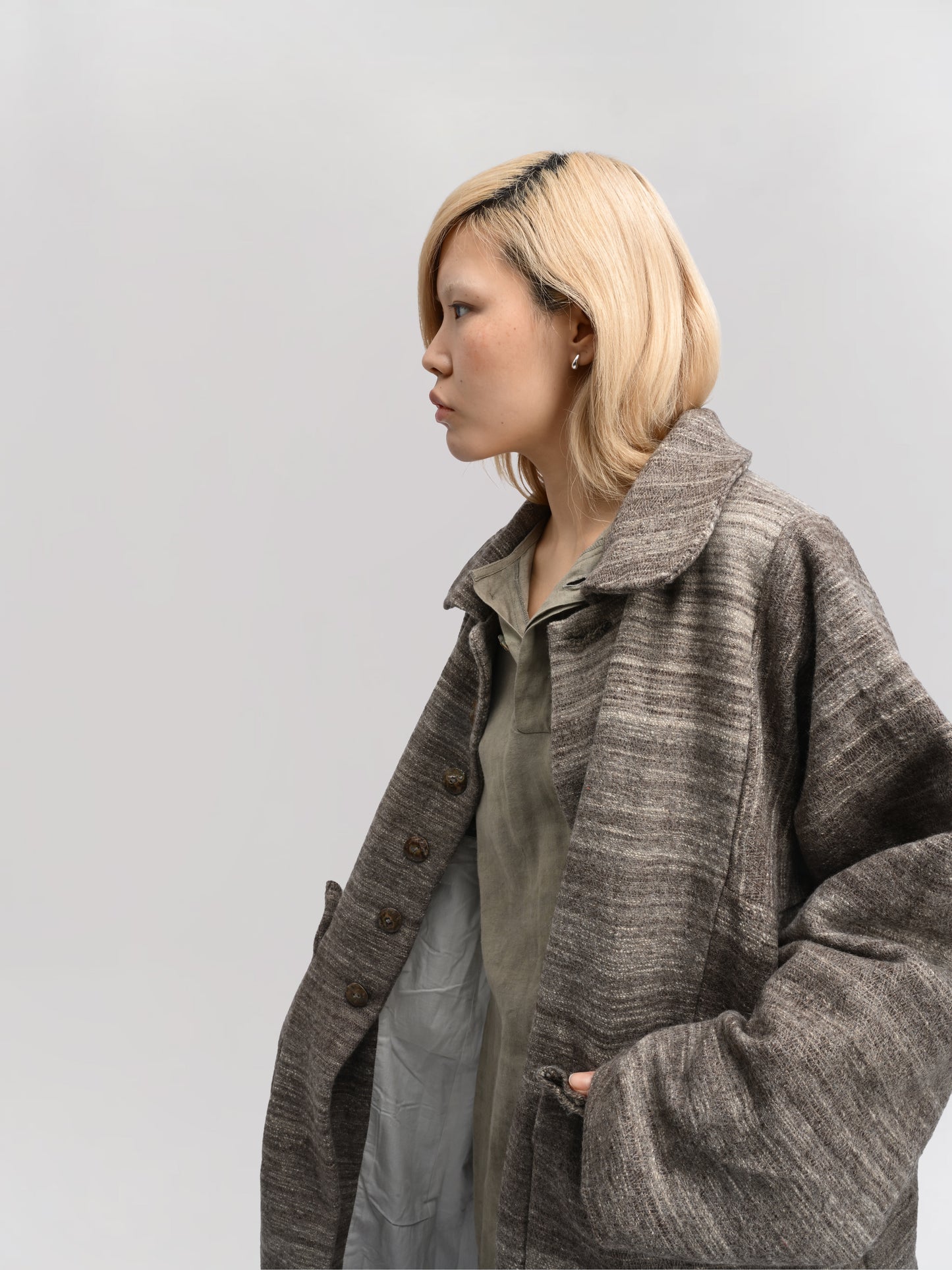 Farmer Coat – Handwoven Yak Wool – Soft Grey