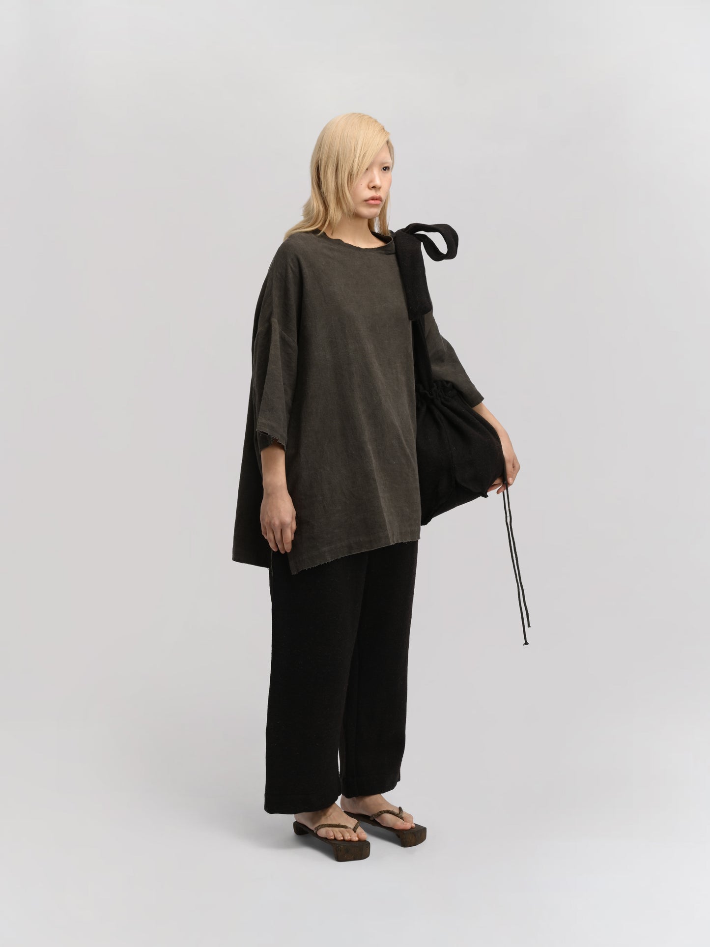 Peardrop Bag – Handwoven Yak & Sheep Wool – Black