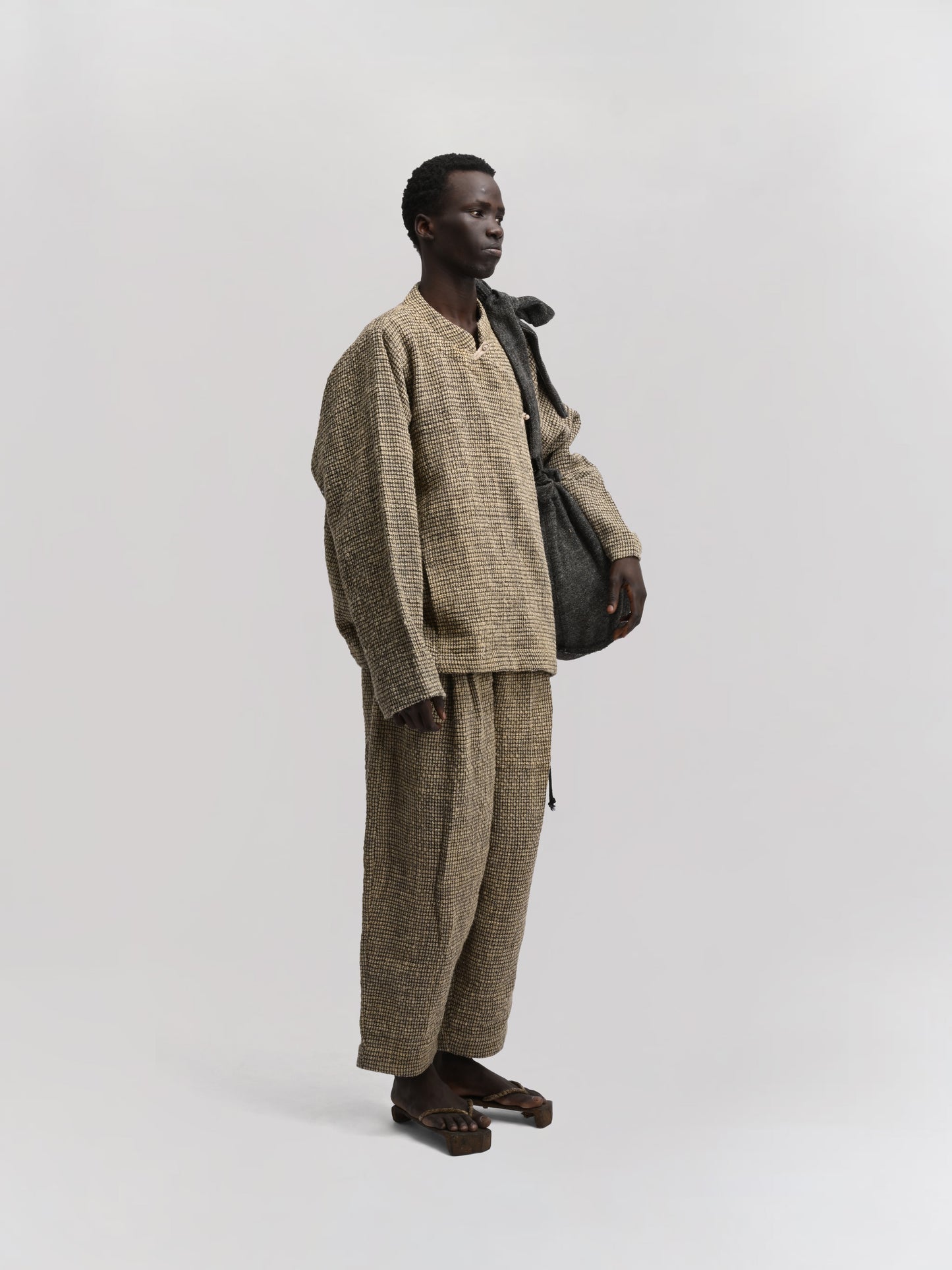 Peardrop Bag – Handwoven Yak & Sheep Wool – Dark Grey