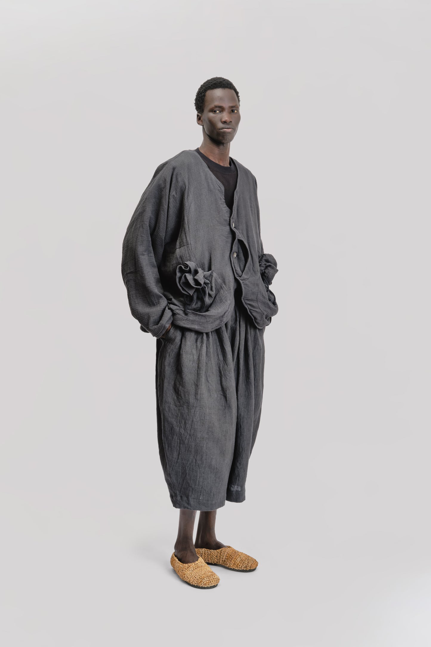 Roly Poly Shorts - Japanese Stone Washed Linen - Black