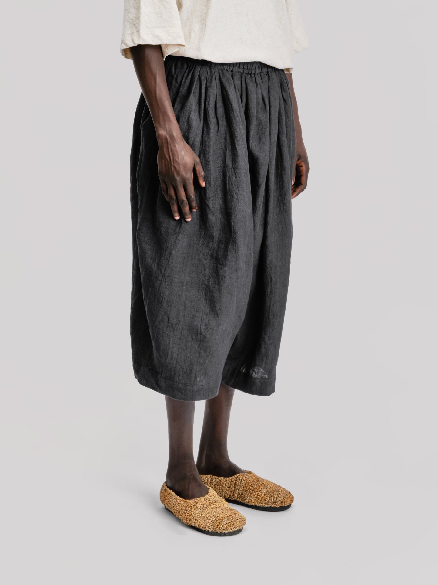 Roly Poly Shorts - Japanese Stonewashed Linen - Black